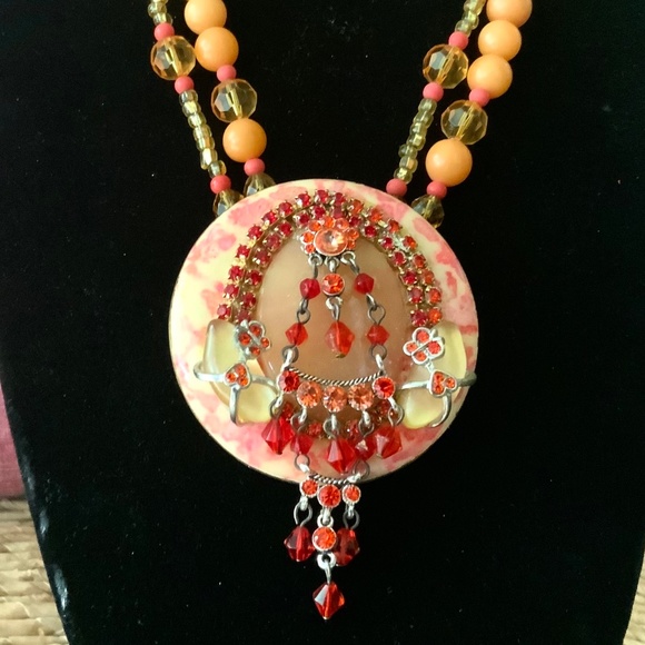 HANDMADE VINTAGE HYACINTH SWAROVSKI CRYSTAL/STONE PENDANT STATEMENT NECKLACE - Picture 2 of 12